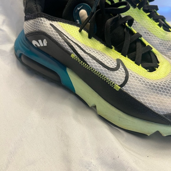 Nike Kids' Black, White, and Blue Sneakers - Picture 3 of 6